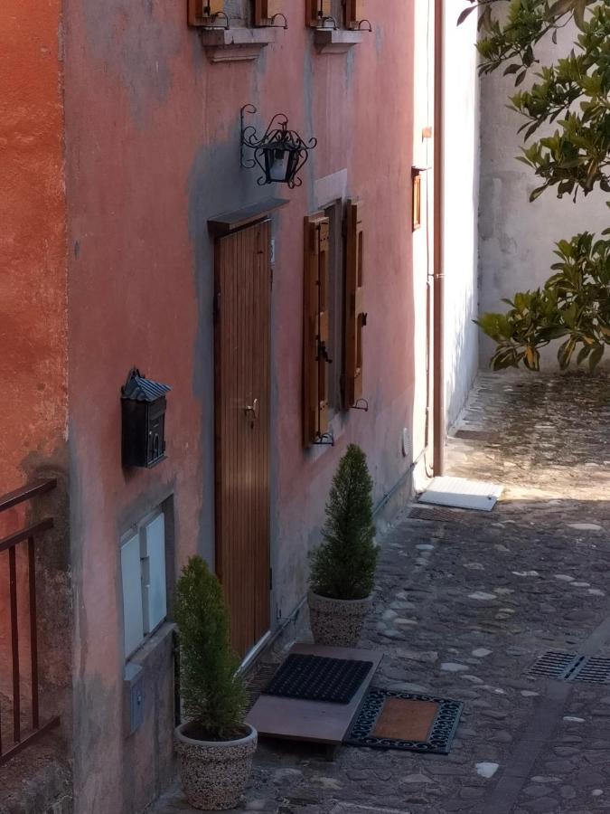 La Chicca Piccola Casina In Affitto Nel Borgo Antico Di Gaggio Montano Bo Apartamento Exterior foto